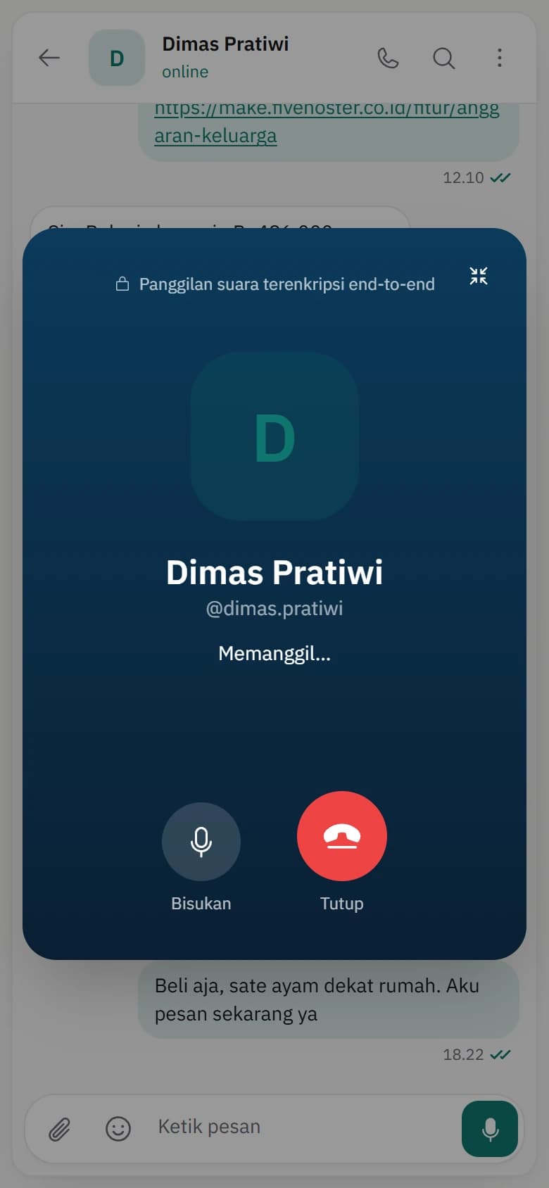 Tampilan panggilan suara Makechat di ponsel untuk percakapan contoh.
