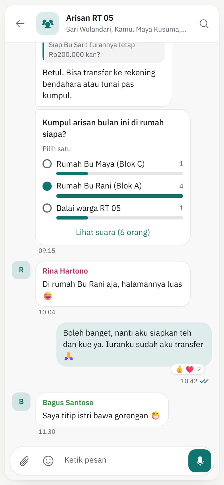 Grup Makechat di ponsel dengan percakapan arisan dan polling tempat berkumpul dari data contoh.